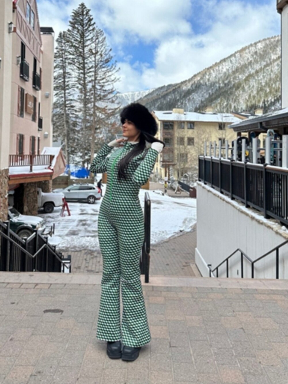 Cynthia Rowley Green Patterned Water-Repellent Bonded Jumpsuit - Picture 9 of 17